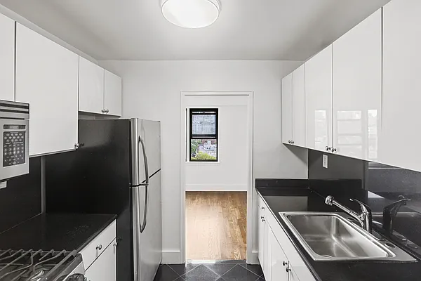 Rented by Oxford Property Group | media 6