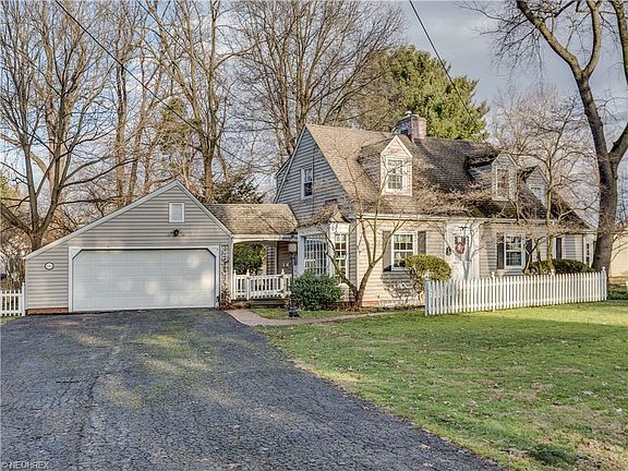 2nd image of 1581 Alton Dr