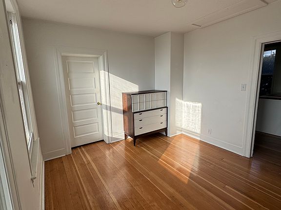 2nd image of 44 W Apricot Ave APT 1