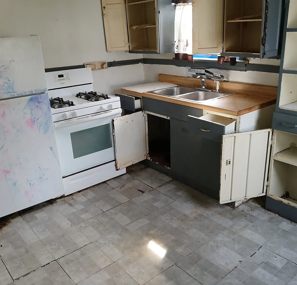 2 bed, 912 sqft, $700 — Photo 2