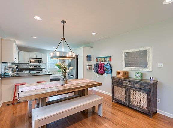 3rd image of 6612 Harmony Dr