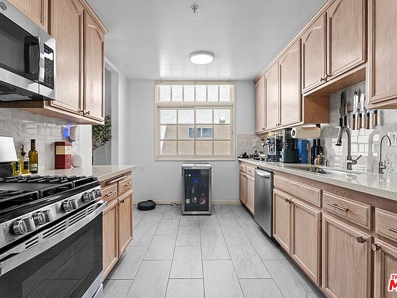 4th image of 1645 Camden Ave APT 202