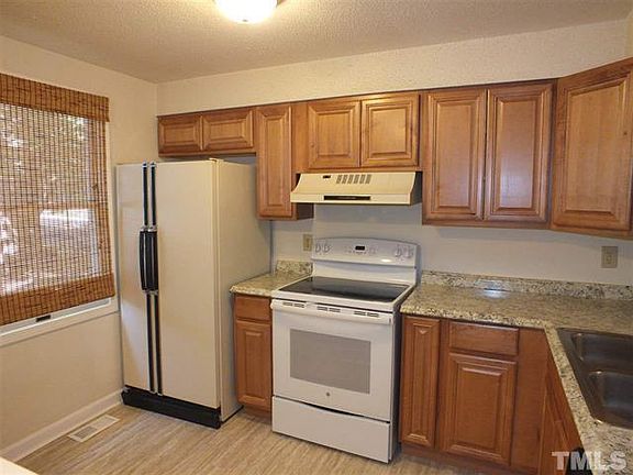 3rd image of 7734 Bernadette Ln