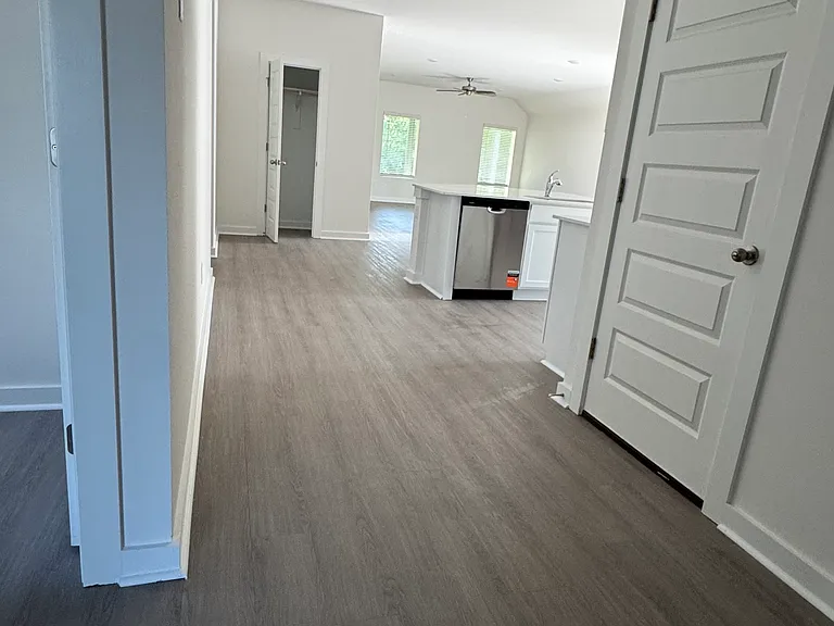 4332 Sloan Dr — Photo 5
