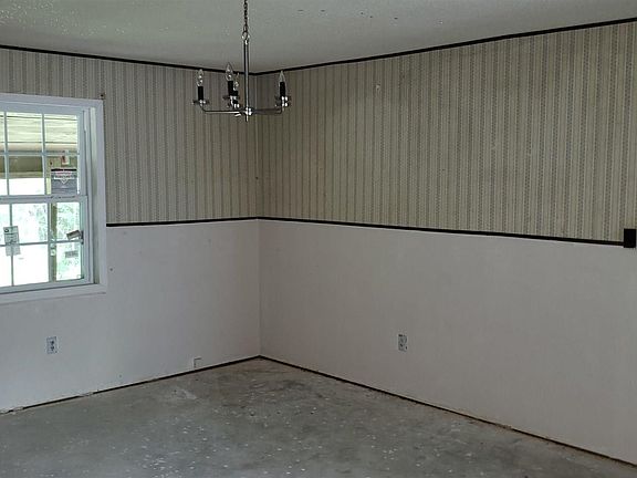 4th image of 1115 Saint Nicholas Ave