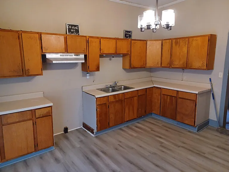 910 N Anniston Ave — Photo 5