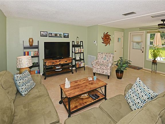5th image of 5750 80th St N Unit D105