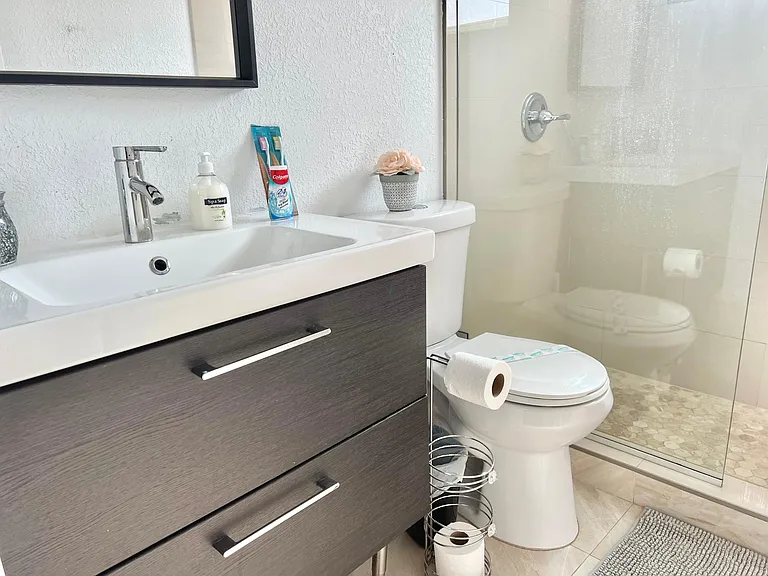 5733 SW 24th Ave — Photo 32