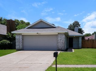 804 Melville Dr, Arlington, TX 76015