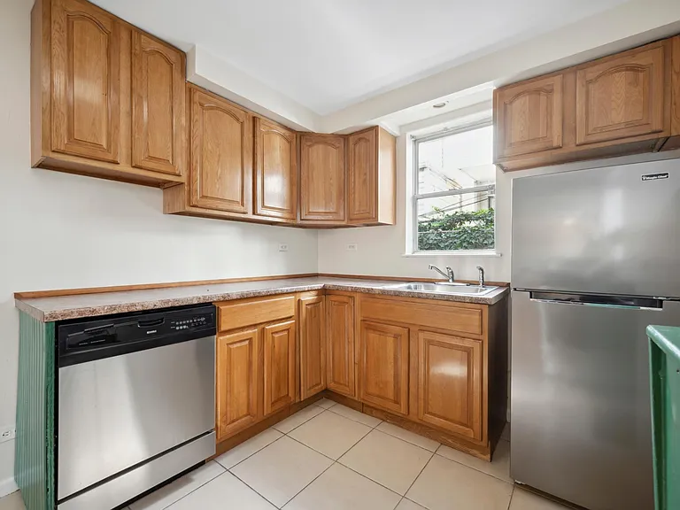 2345 E Harold St — Photo 4