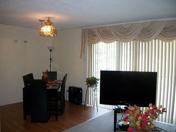 4th image of 18521 Wentworth Ave