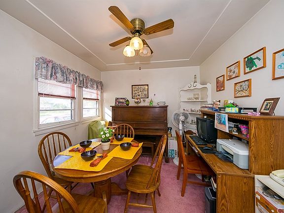 5th image of 1242 S Gladys Ave