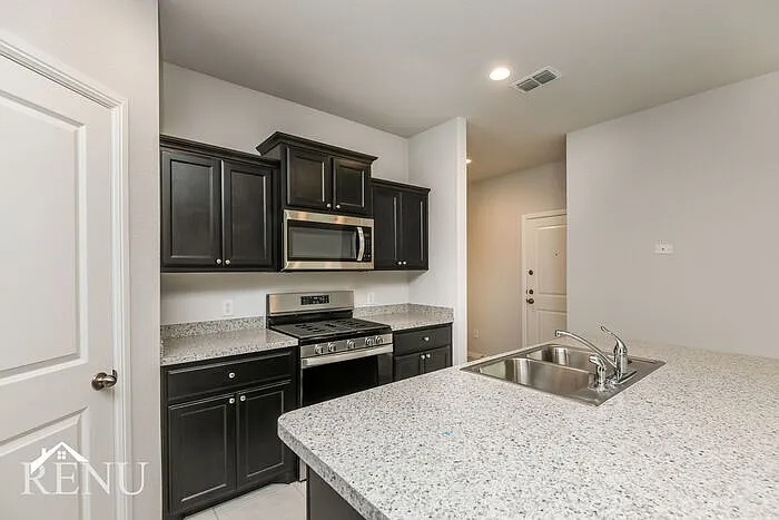 16428 Marinette Ct — Photo 5