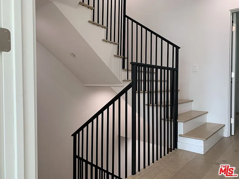 11341 Pearl St — Photo 14