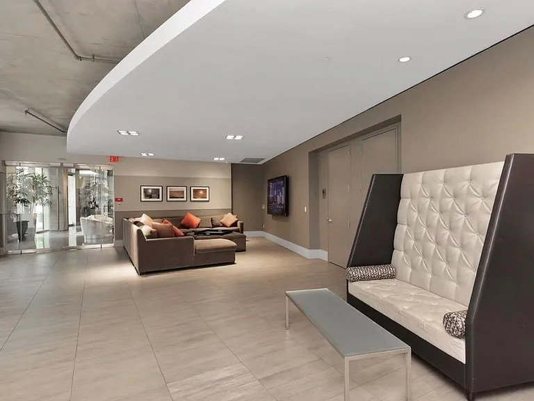 1901 Post Oak Blvd #1406 — Photo 4