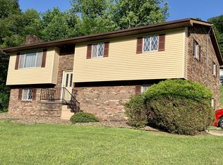 25 May Rd, Huntington, WV 25704