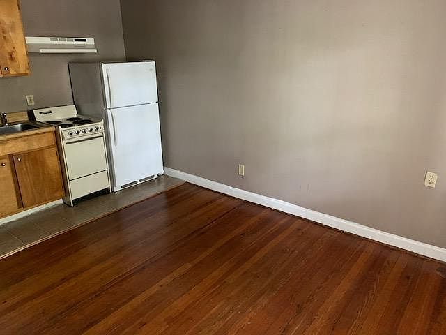 2nd image of 23 Chapel St APT B