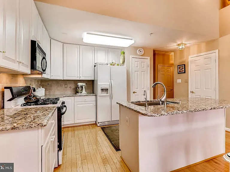 Kitchen, No.2