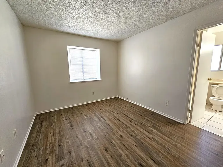 24657 Carolyn Ave — Photo 18
