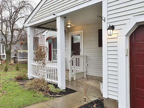 3rd image of 2962 Carlsbad Dr