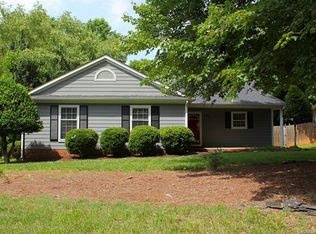 7902 Surreywood Pl, Charlotte, NC 28270