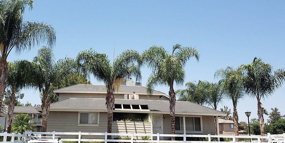 2nd image of 695 Walnut Dr