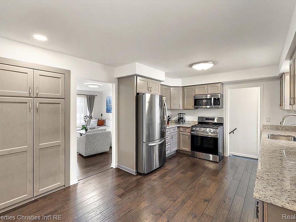 37674 Andrew Dr, photo 13