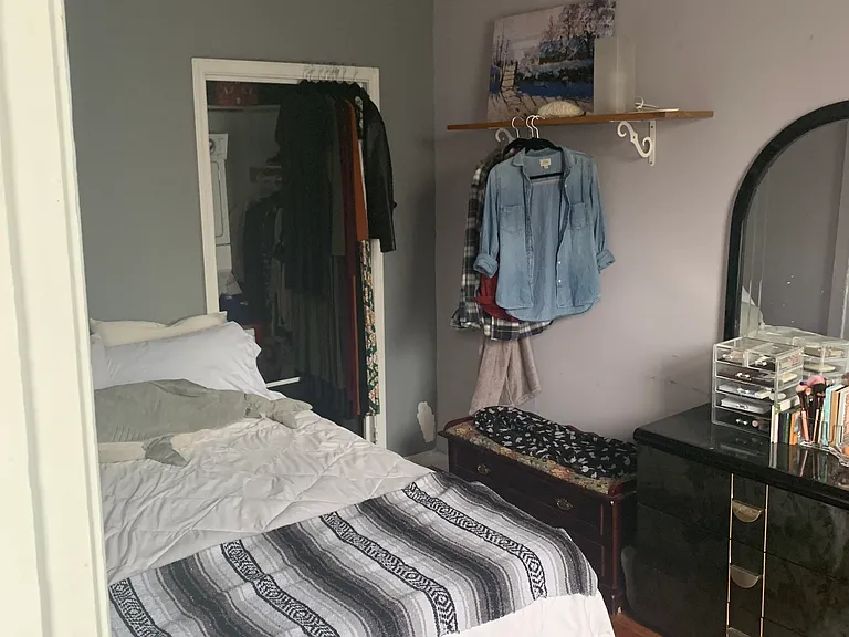 1230 W Roscoe St — Photo 17