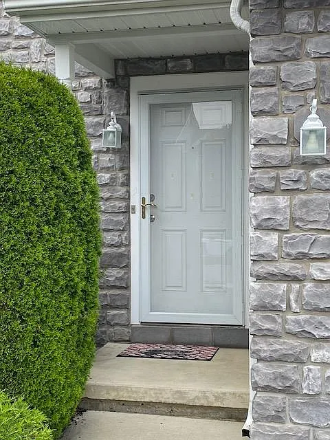 3 bed, 2.5 bath, 2092 sqft, $2,500 — Photo 3