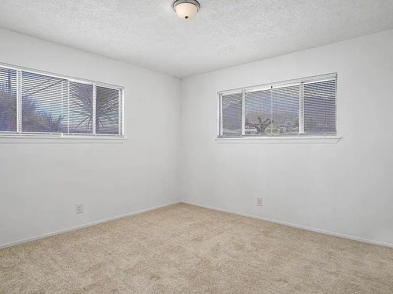 Morningside Cir — Photo 20