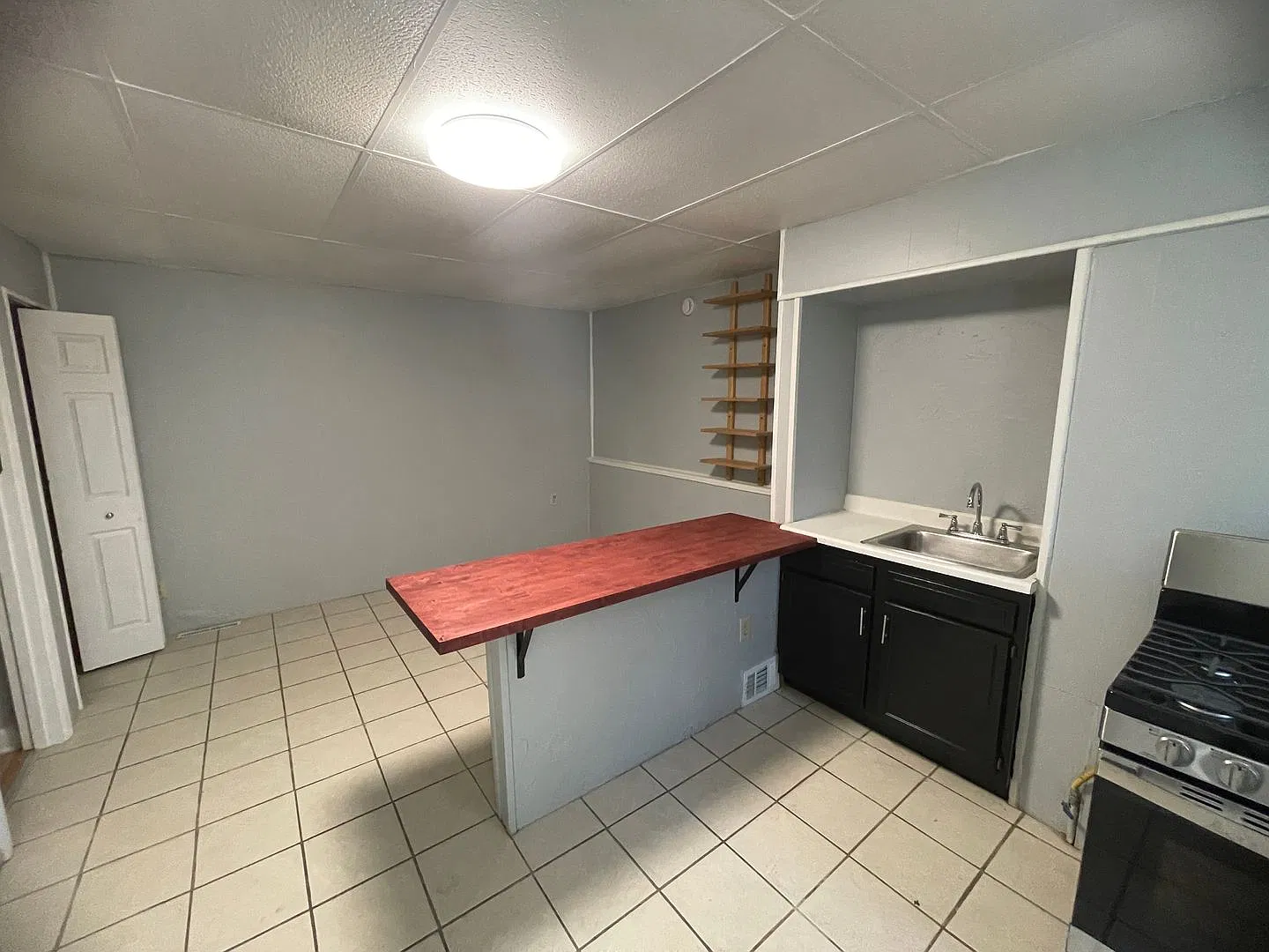 Updated 2 bedroom house for rent in the South Side ! — Photo 3