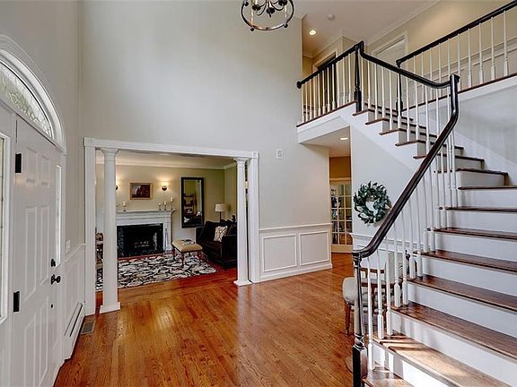 5th image of 95 Westfield Dr