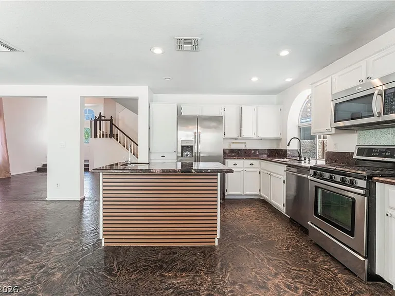 3024 Cloverbrook St — Photo 3