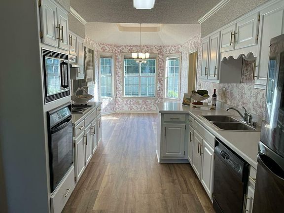 3rd image of 114 Harpers Hop Dr