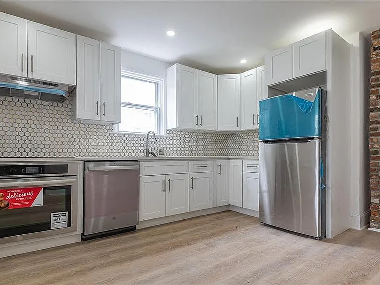 205 Ives St — Photo 8