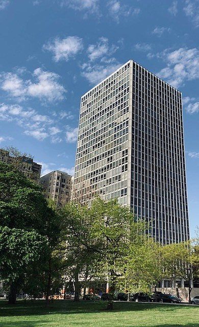 2400 N. Lakeview