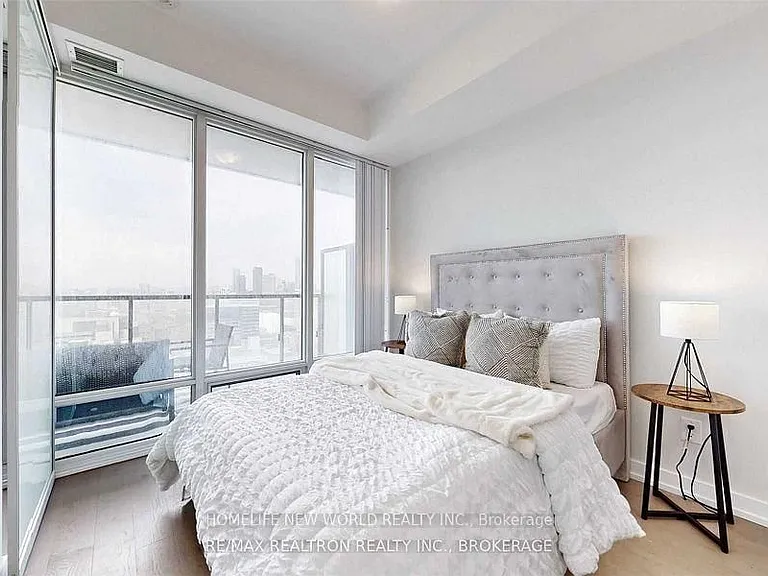 488 University Ave #3101 — Photo 39