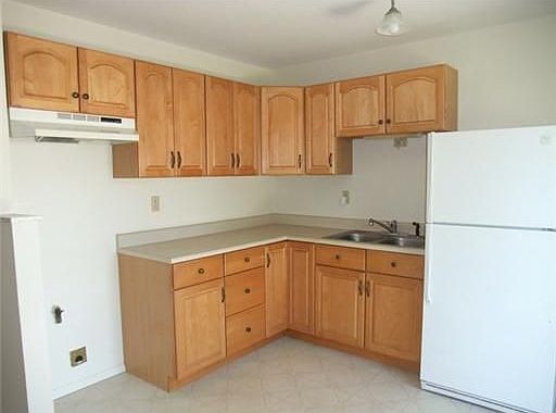4th image of 1059 Mystic Ln N