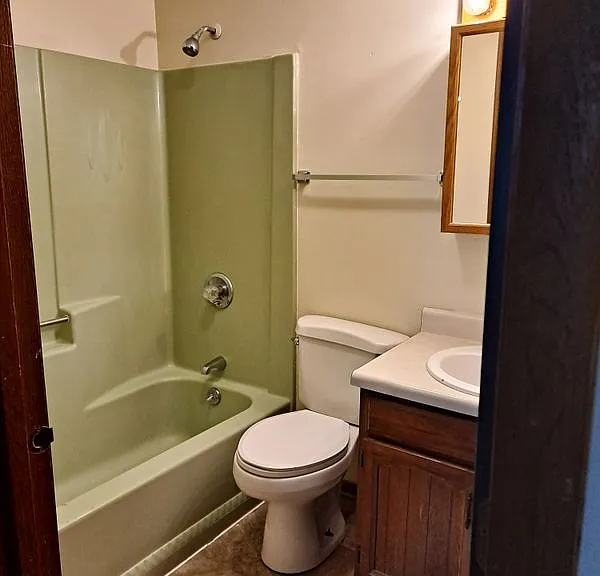 1445 W 16th St #2 — Photo 10