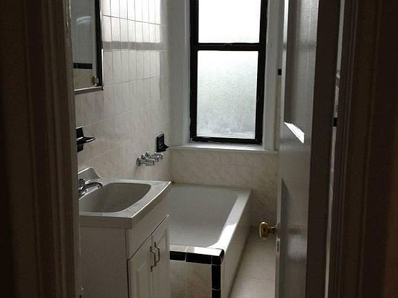 4th image of 8550 Forest Pkwy APT 5G