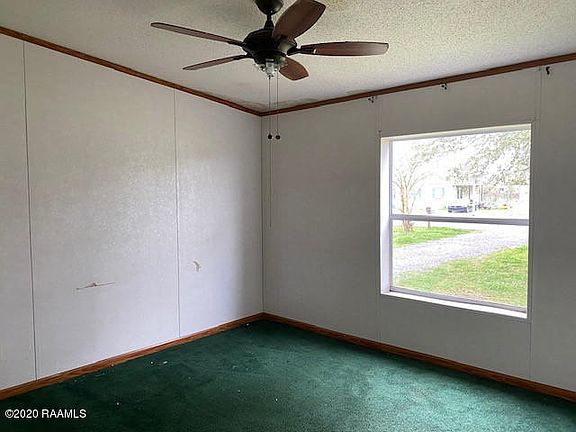 4th image of 1019 Laurie Ln