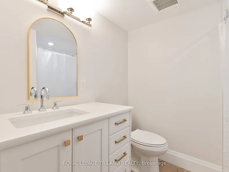 16 Inverary Rd #LOWER — Photo 11