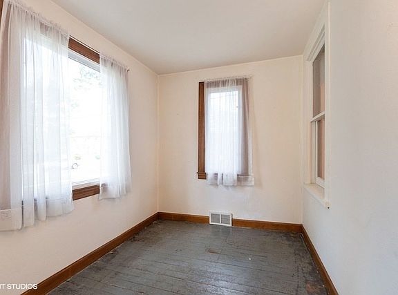 3rd image of 309 Ashland Ave