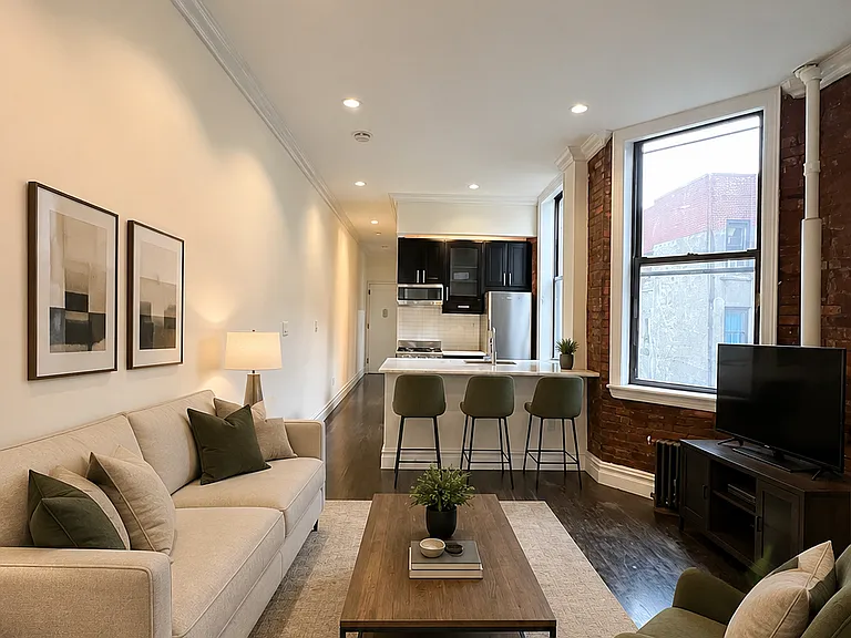 128 2nd Ave #D2 — Photo 1