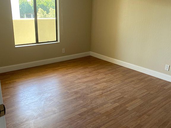 4th image of 281 Juana Ave #204