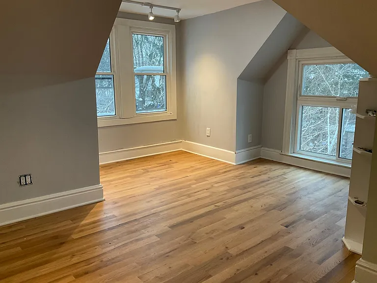 209 Franklin Ave #3 — Photo 7