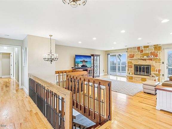 5th image of 9049 Skylane Dr