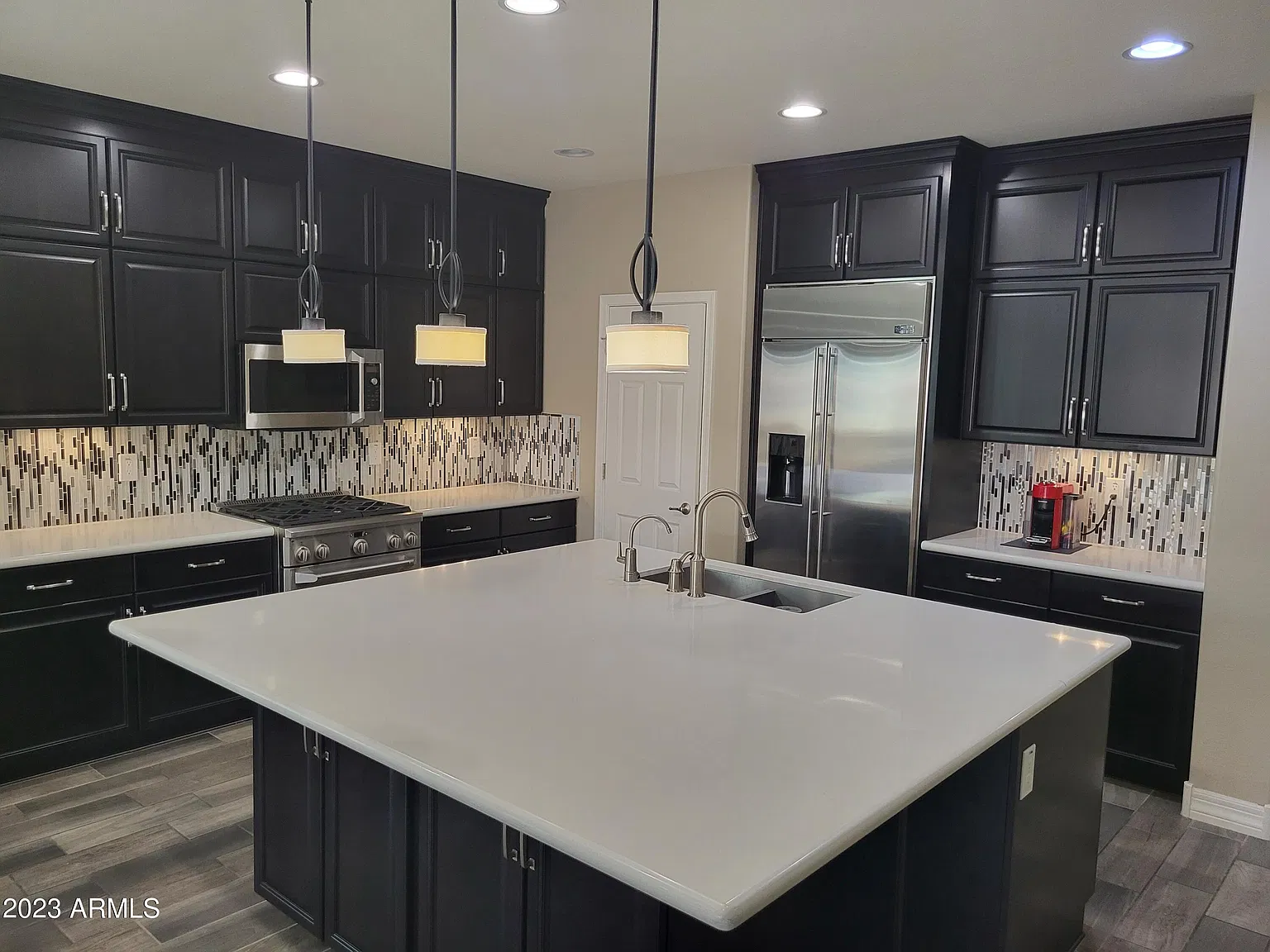 4 bed, 3.5 bath, 3286 sqft, $3,500 — Photo 3