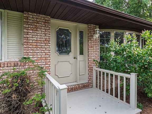 2nd image of 30168 Evergreen Ct