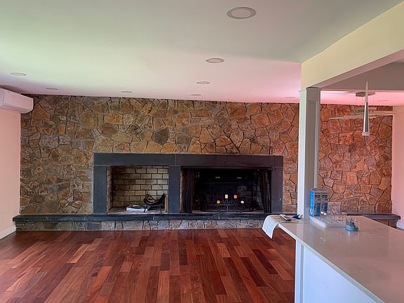 4th image of 4 Standish Pl